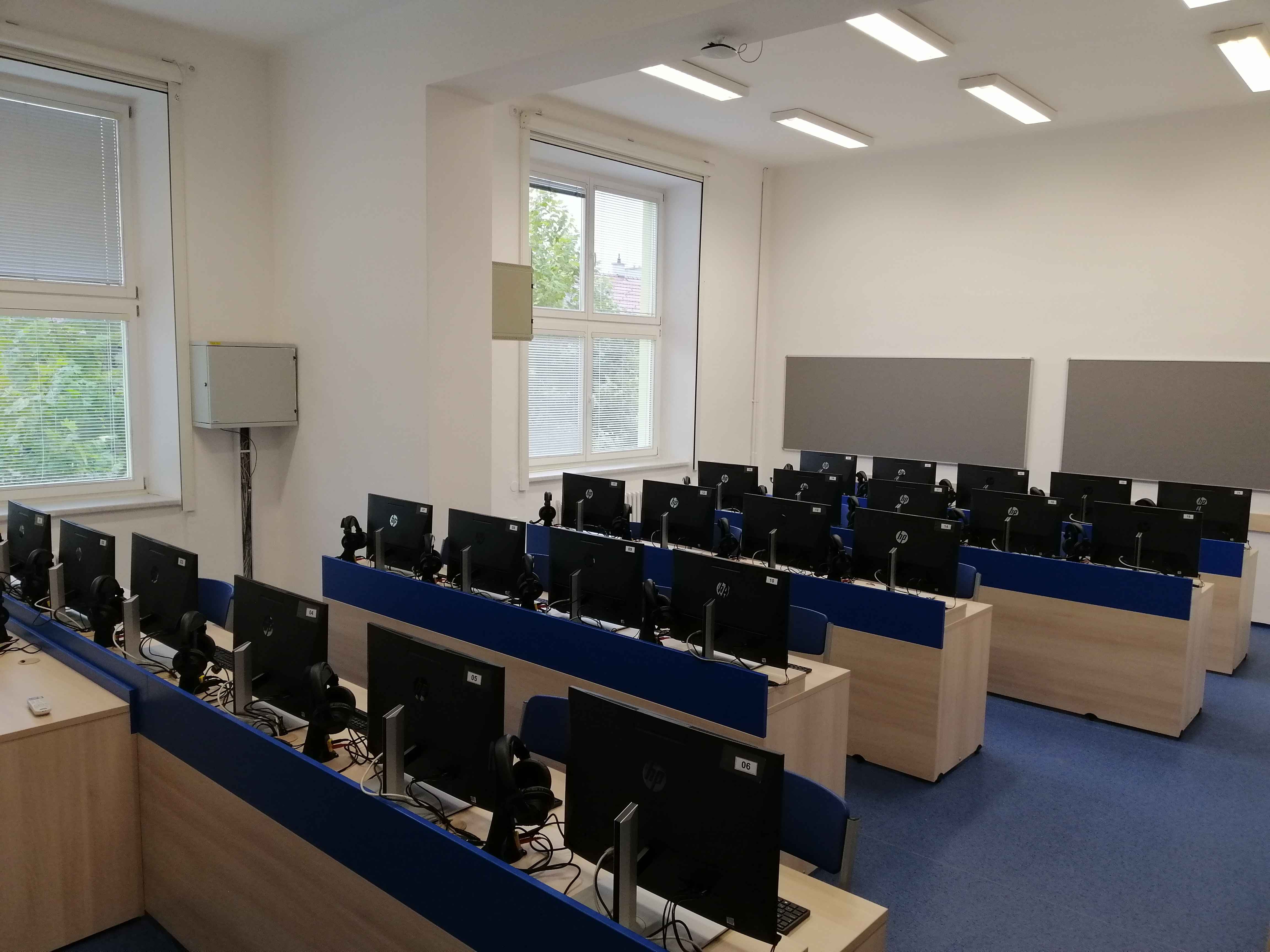 Multimediální učebna - po rekonstrukci (5).jpg