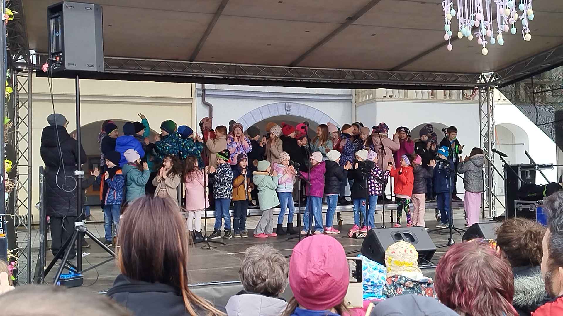 Druháci vystoupili na Velikonočním jarmarku