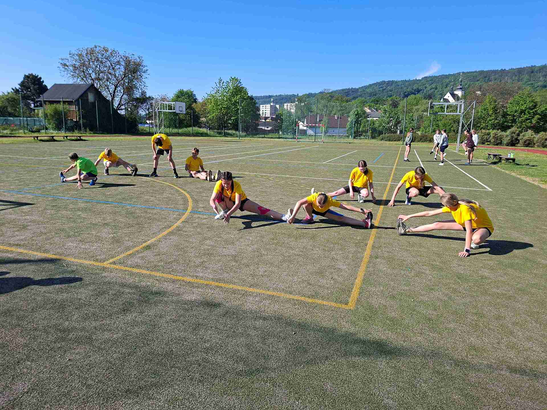 Atletický čtyřboj 6. a 7. tříd (1).jpg